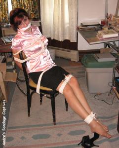 www.toon-man.com - Kimberly: Pink Blouse Chairtie 2 thumbnail